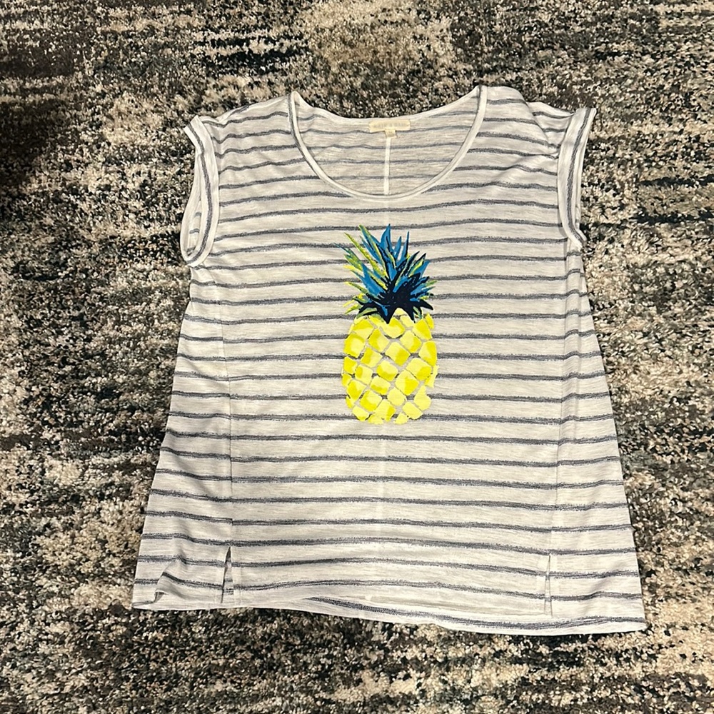 Women’s tunic style top